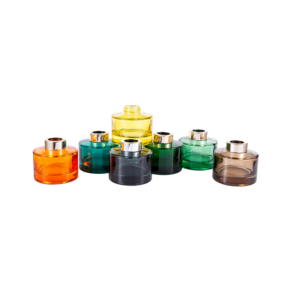 28mm 大型 UV アルミニウム キャップが付いている 100ML カラー コーティングされたディフューザー ボトル