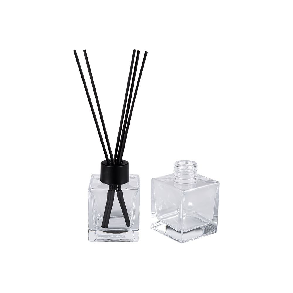 HJ-0309# 正方形ガラスアロマセラピーボトル 24 ミリメートルマットブラックプラスチックキャップアルミキャップファイバーステッカー