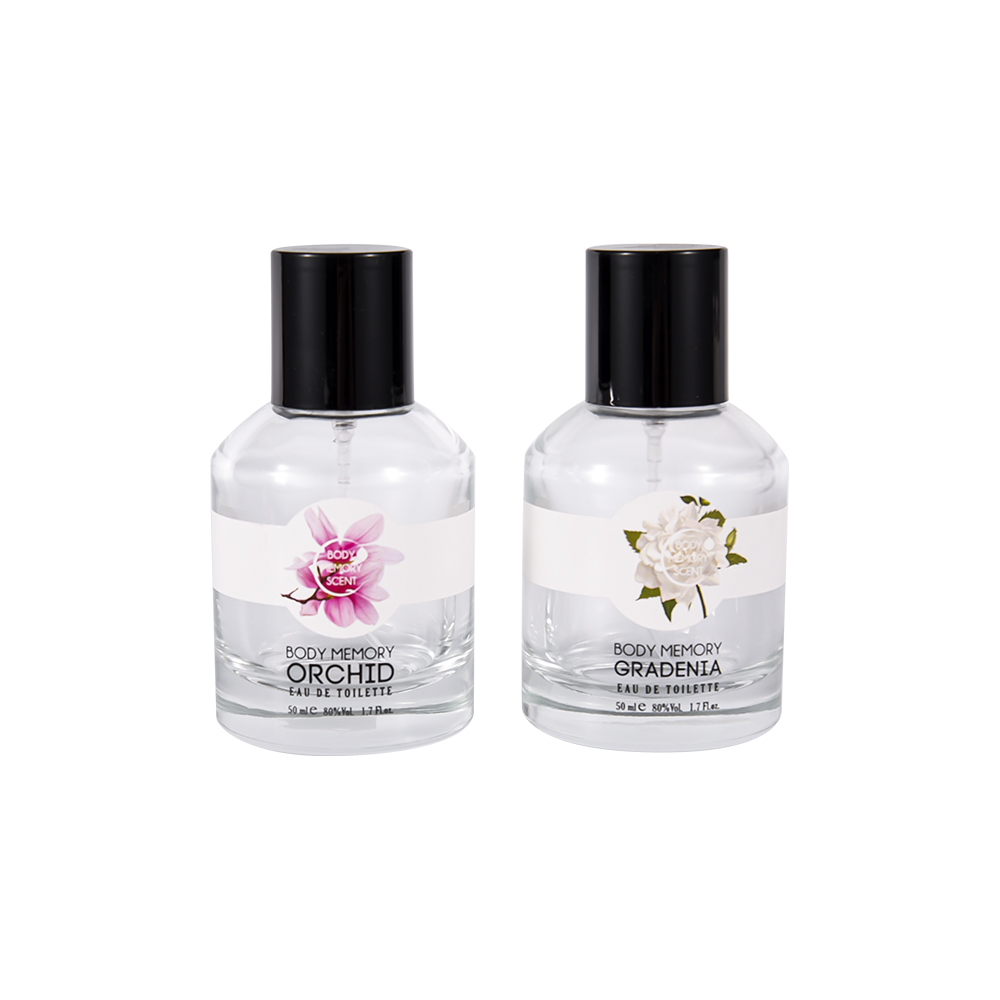 GC4815-WJ2531 50ML 透明なガラス香水瓶、黒い PP プラスチックキャップ付き